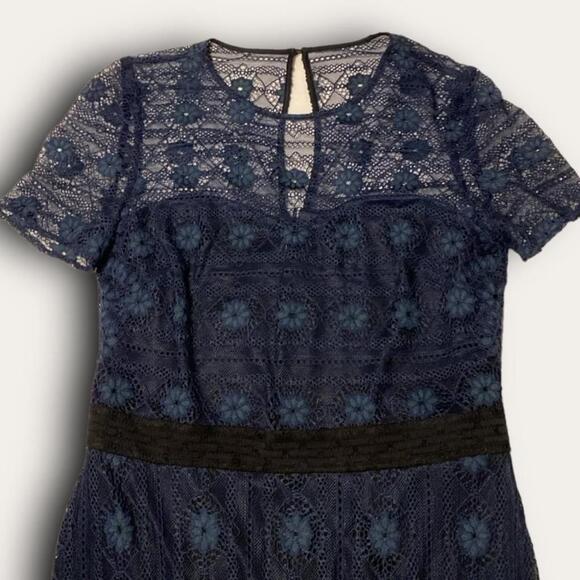 Floral Overlay Mini Dress Lace Crochet Kensie Size 4 Navy Black Summer Chic - Picture 3 of 6